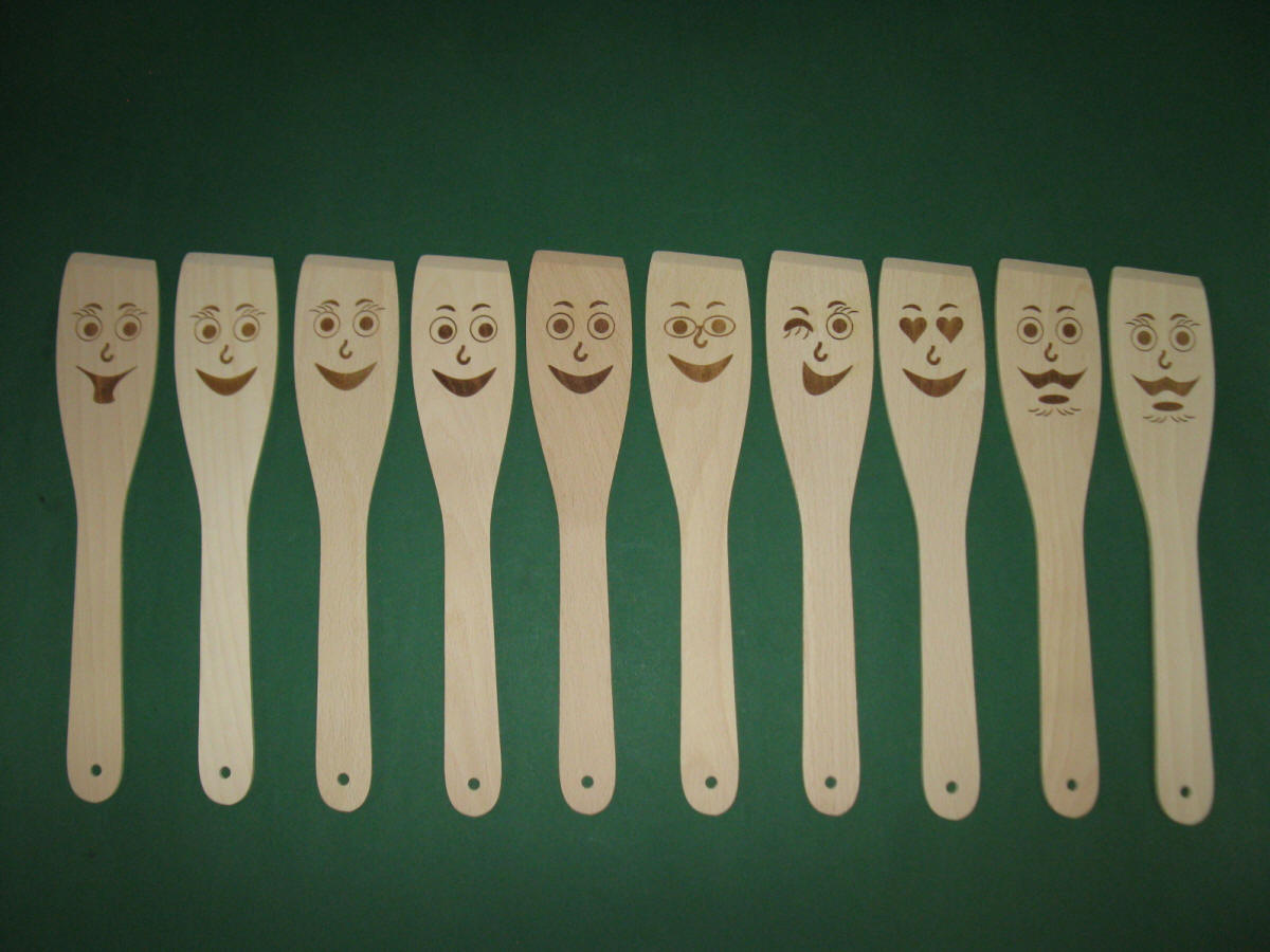 Spatules gravées PIKUSA avec expressions faciales